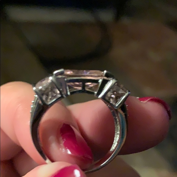 Fashion Ring . Pink stones , with rhinestones - Picture 3 of 4